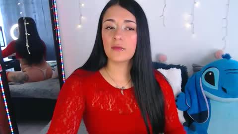 Snapshot of anne_lennon_ chatting on 05.12.26 Anne online show from 05.12.26