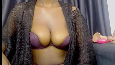 Snapshot of anne_xxxx chatting on 10.11.25 ann online show from 10.11.25