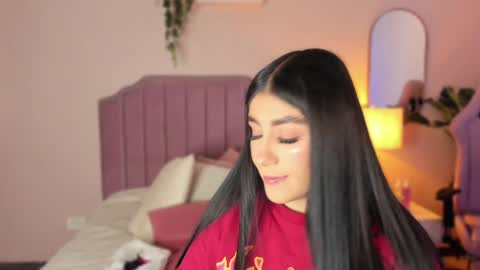 Snapshot of anneee_ chatting on 01.15.25 Anne online show from 01.15.25