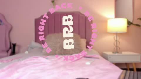 Snapshot of anneee_ chatting on 02.05.25 Anne online show from 02.05.25