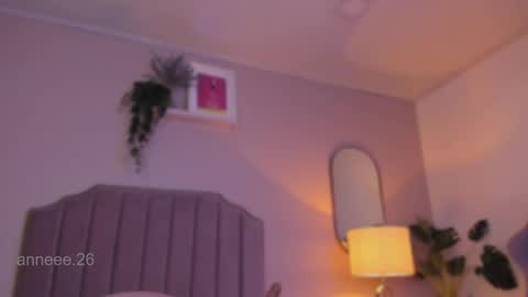 Snapshot of anneee_ chatting on 02.25.25 Anne online show from 02.25.25