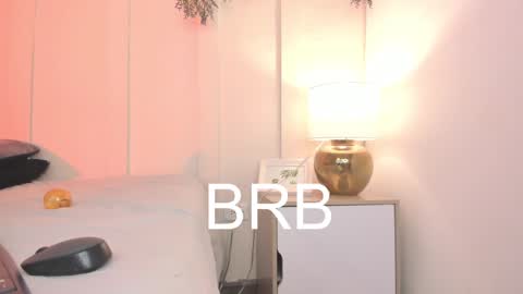 Snapshot of anneee_ chatting on 03.06.25 Anne online show from 03.06.25