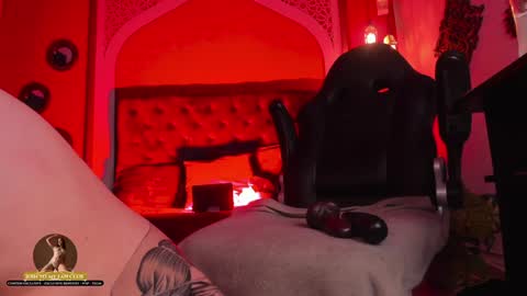 Anne  online show from 02.02.25