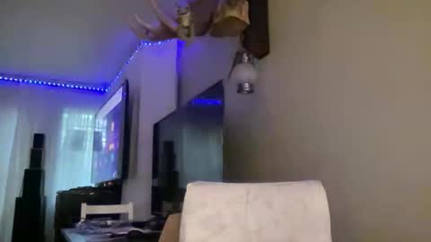 Snapshot of anneonamouse_ chatting on 05.17.26 Anne online show from 05.17.26