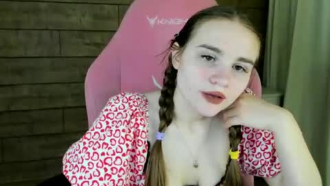 Snapshot of annetbennette chatting on 07.13.26 AnnetBennette online show from 07.13.26