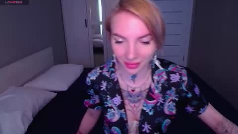 Snapshot of annetenet chatting on 06.14.26 Annet online show from 06.14.26