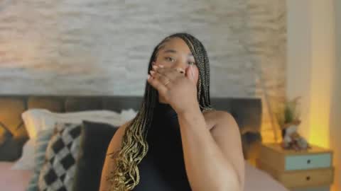 Snapshot of anneth__m chatting on 05.29.26 Anneth online show from 05.29.26