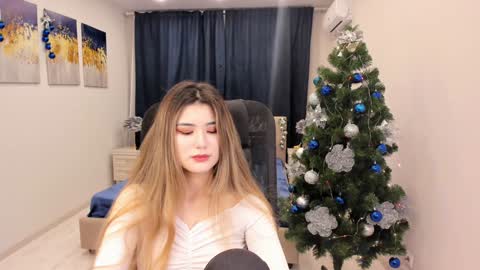 Snapshot of annetli chatting on 12.30.24 annetli online show from 12.30.24