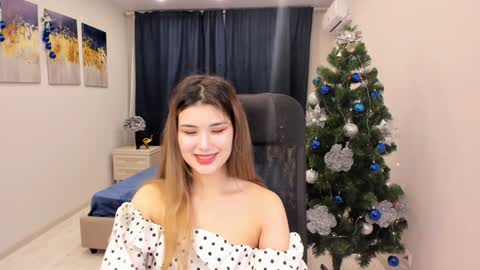 Snapshot of annetli chatting on 12.30.24 annetli online show from 12.30.24