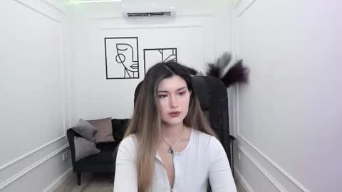 Snapshot of annetli chatting on 09.25.25 annetli online show from 09.25.25