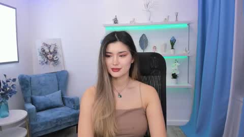 Snapshot of annetli chatting on 09.26.25 annetli online show from 09.26.25