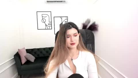 Snapshot of annetli chatting on 09.29.25 annetli online show from 09.29.25