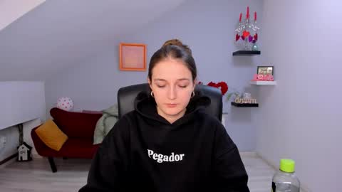 Snapshot of annewilsonn chatting on 02.12.26 annewilsonn online show from 02.12.26