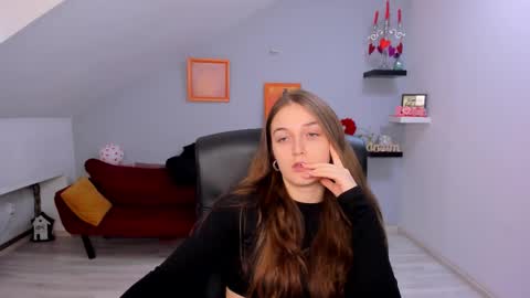 Snapshot of annewilsonn chatting on 02.16.26 annewilsonn online show from 02.16.26