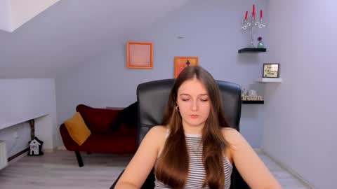 Snapshot of annewilsonn chatting on 02.27.26 annewilsonn online show from 02.27.26