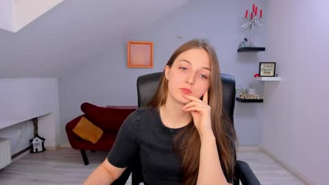 annewilsonn online show from 04.14.26