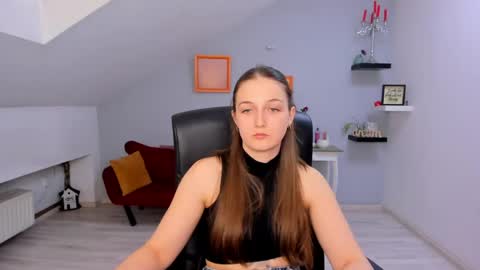 Snapshot of annewilsonn chatting on 04.20.26 annewilsonn online show from 04.20.26