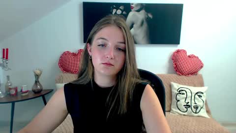 Snapshot of annewilsonn chatting on 05.28.26 annewilsonn online show from 05.28.26