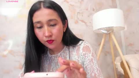 Snapshot of anni_petite_ chatting on 07.16.26 online show from 07.16.26