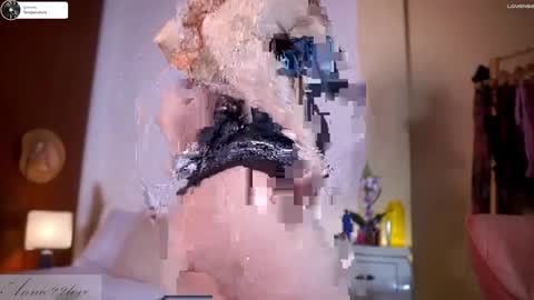 Annie independent model online show from 01.21.25