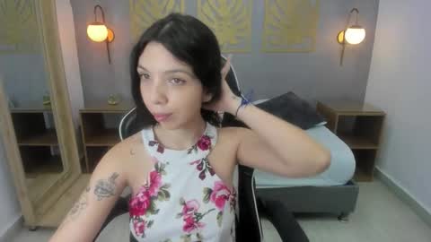Snapshot of annie_applee chatting on 10.22.25 A N N I E online show from 10.22.25