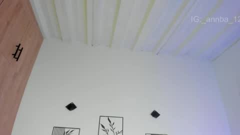 annie_barozzi online show from 04.09.26