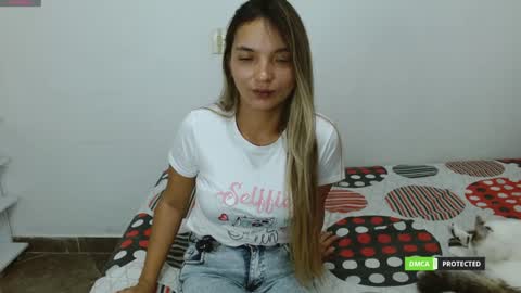 annie cherry independent model online show from 01.13.25