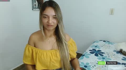 annie cherry independent model online show from 01.24.25