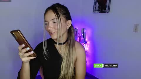 annie cherry independent model online show from 02.22.25