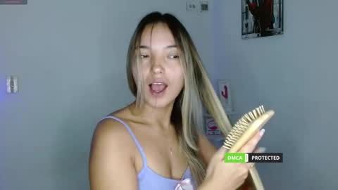 annie cherry independent model online show from 02.26.25