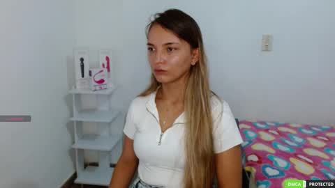 annie cherry independent model online show from 09.18.25