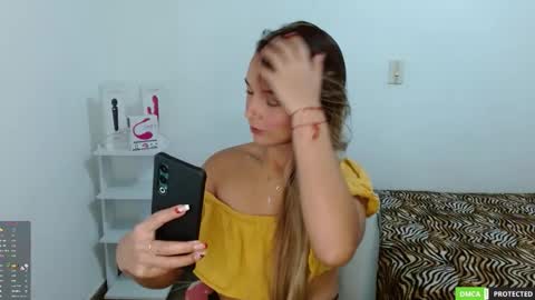 annie cherry independent model online show from 09.28.25