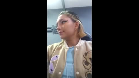 annie_hans online show from 12.09.24