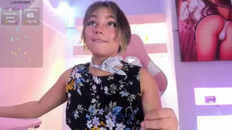 Snapshot of annie_hanss chatting on 01.10.25 Ann online show from 01.10.25