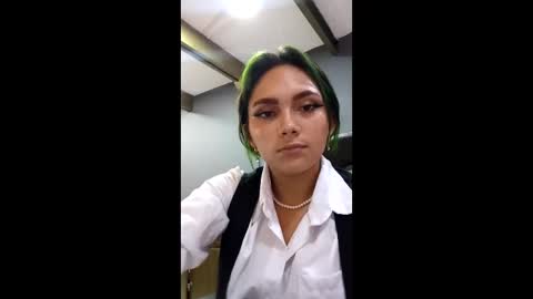 Snapshot of annie_hanss chatting on 01.12.25 Ann online show from 01.12.25