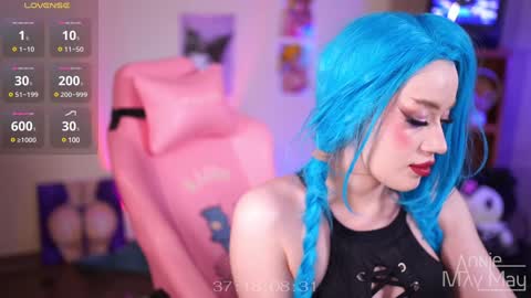 Annie May   online show from 02.02.25