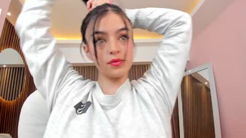 Snapshot of annie_roberts7 chatting on 03.01.25 Annie Roberts online show from 03.01.25