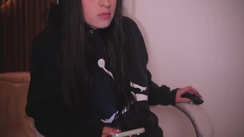 Snapshot of annie_roberts7 chatting on 09.10.25 Annie Roberts online show from 09.10.25