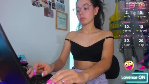 annie_rosse1017 online show from 11.24.25