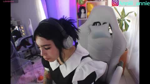 Snapshot of annie_snow_ chatting on 04.22.26 JEANNE no olvides seguirme dont forget follow me uu online show from 04.22.26