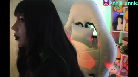 Snapshot of annie_snow_ chatting on 04.23.26 JEANNE no olvides seguirme dont forget follow me uu online show from 04.23.26