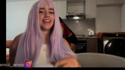 Snapshot of annie_snow_ chatting on 05.04.26 JEANNE no olvides seguirme dont forget follow me uu online show from 05.04.26