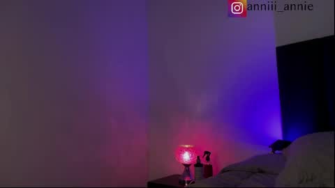 Snapshot of annie_snow_ chatting on 05.13.26 JEANNE no olvides seguirme dont forget follow me uu online show from 05.13.26