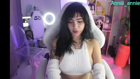 Snapshot of annie_snow_ chatting on 05.15.26 JEANNE no olvides seguirme dont forget follow me uu online show from 05.15.26