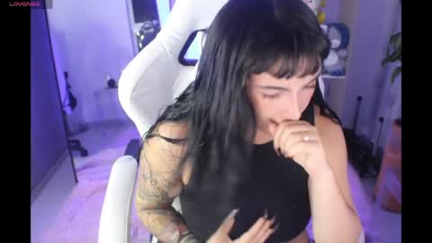 Snapshot of annie_snow_ chatting on 06.07.26 JEANNE no olvides seguirme dont forget follow me uu online show from 06.07.26
