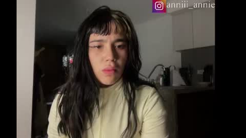 Snapshot of annie_snow_ chatting on 07.16.26 JEANNE no olvides seguirme dont forget follow me uu online show from 07.16.26