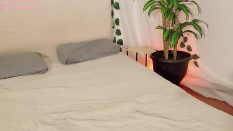 Snapshot of annie_val chatting on 02.01.26 Annie Valeria online show from 02.01.26