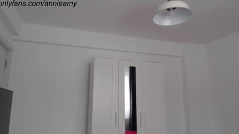 Annie online show from 02.17.25