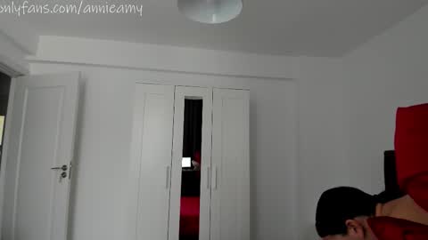 Annie online show from 09.24.25