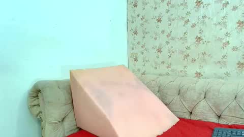 Snapshot of annieberlin chatting on 09.10.25 annie online show from 09.10.25